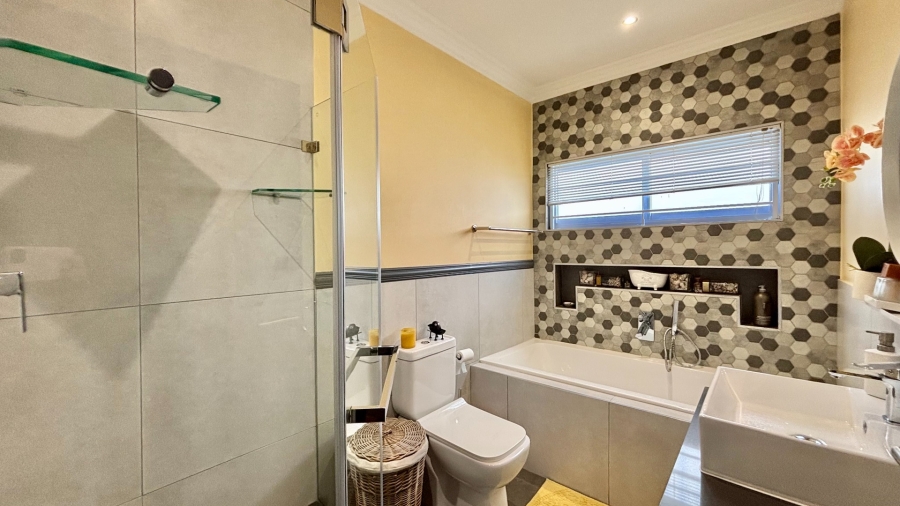 3 Bedroom Property for Sale in Sandown Western Cape